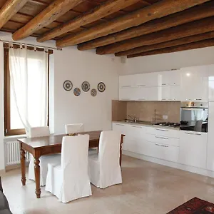 Apartamento Centre 2 Bedroom Flat, Verona