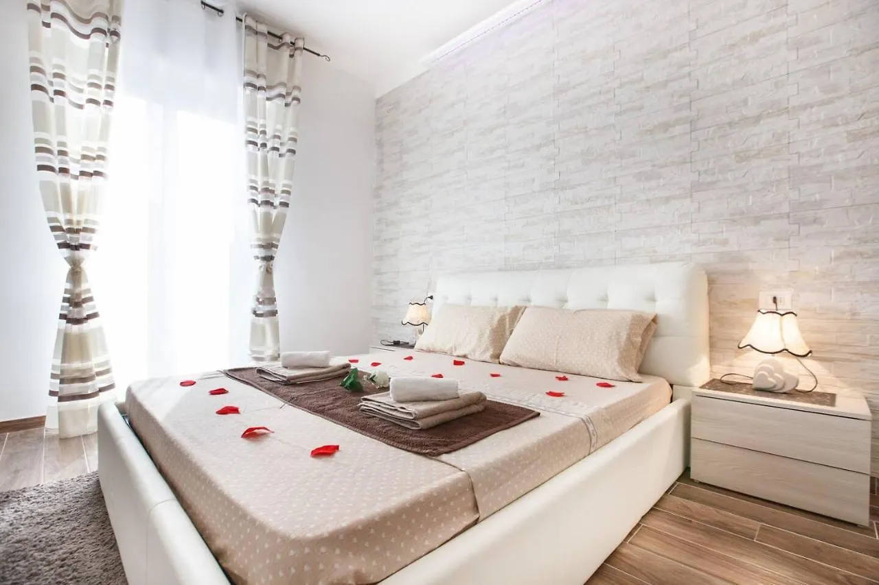 Residenza Larissa Luxury 1 Apartment Verona