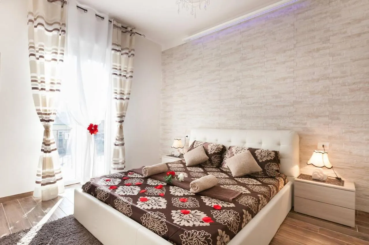 Residenza Larissa Luxury 1 Apartment Verona